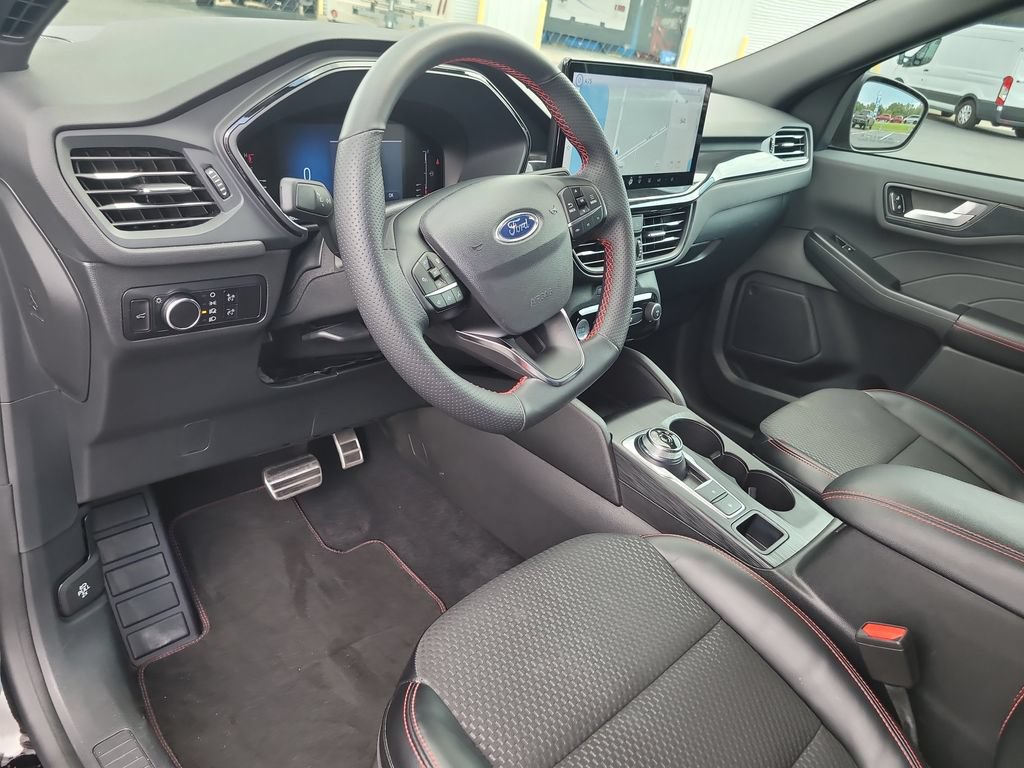 Certified 2023 Ford Escape ST-Line w/ Tech Pack #1 FWD image 15