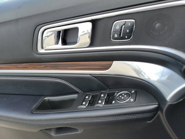 Certified 2017 Ford Explorer Limited w/ Equipment Group 301A image 27