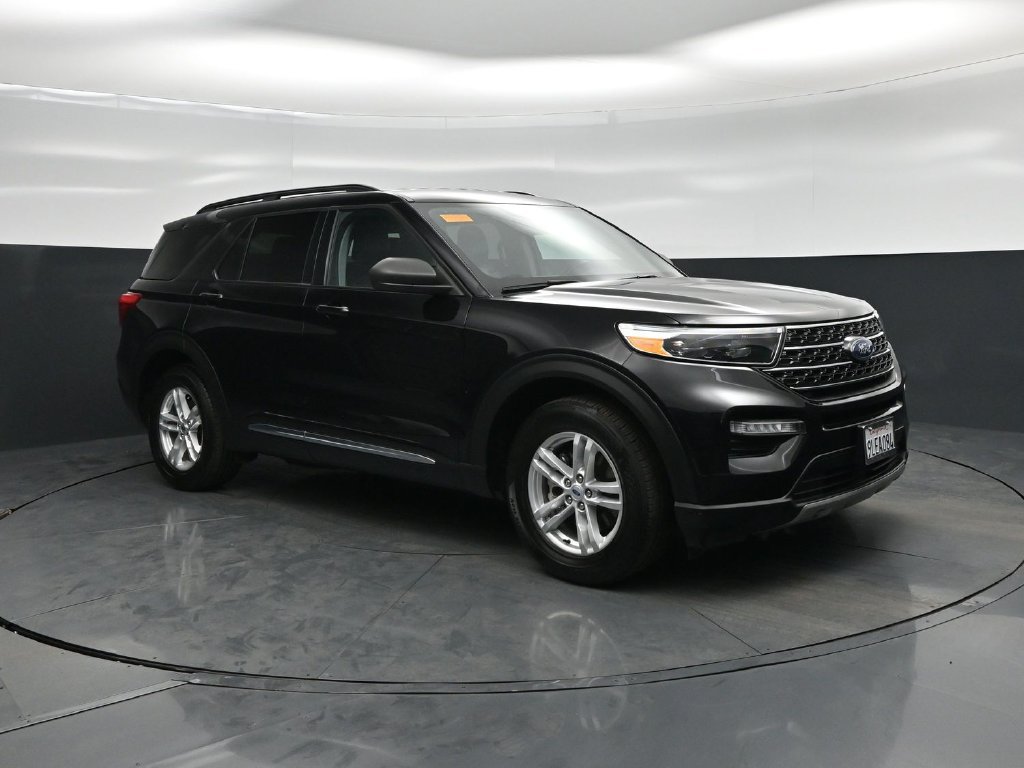 Certified 2023 Ford Explorer XLT w/ Equipment Group 202A RWD image 21