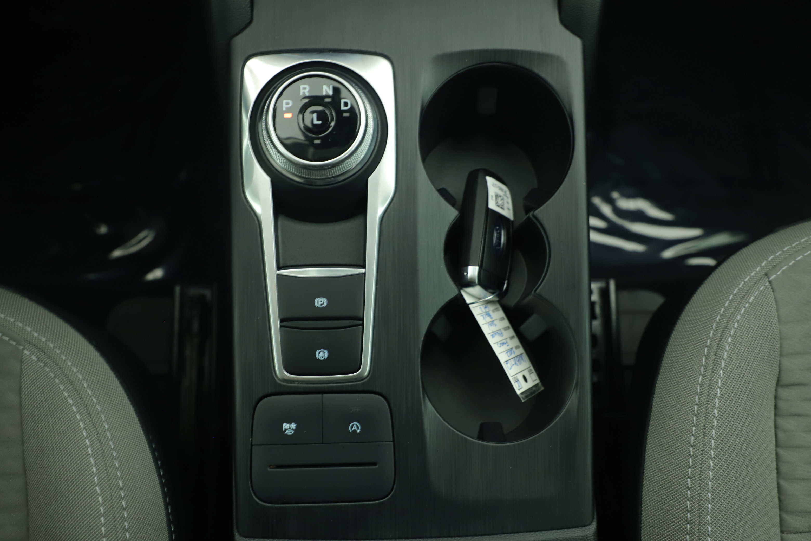 Certified 2022 Ford Escape SE w/ SE Sport Appearance Package image 5