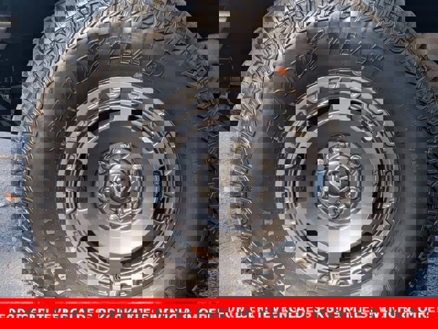 Certified 2024 Ford Bronco Everglades image 9