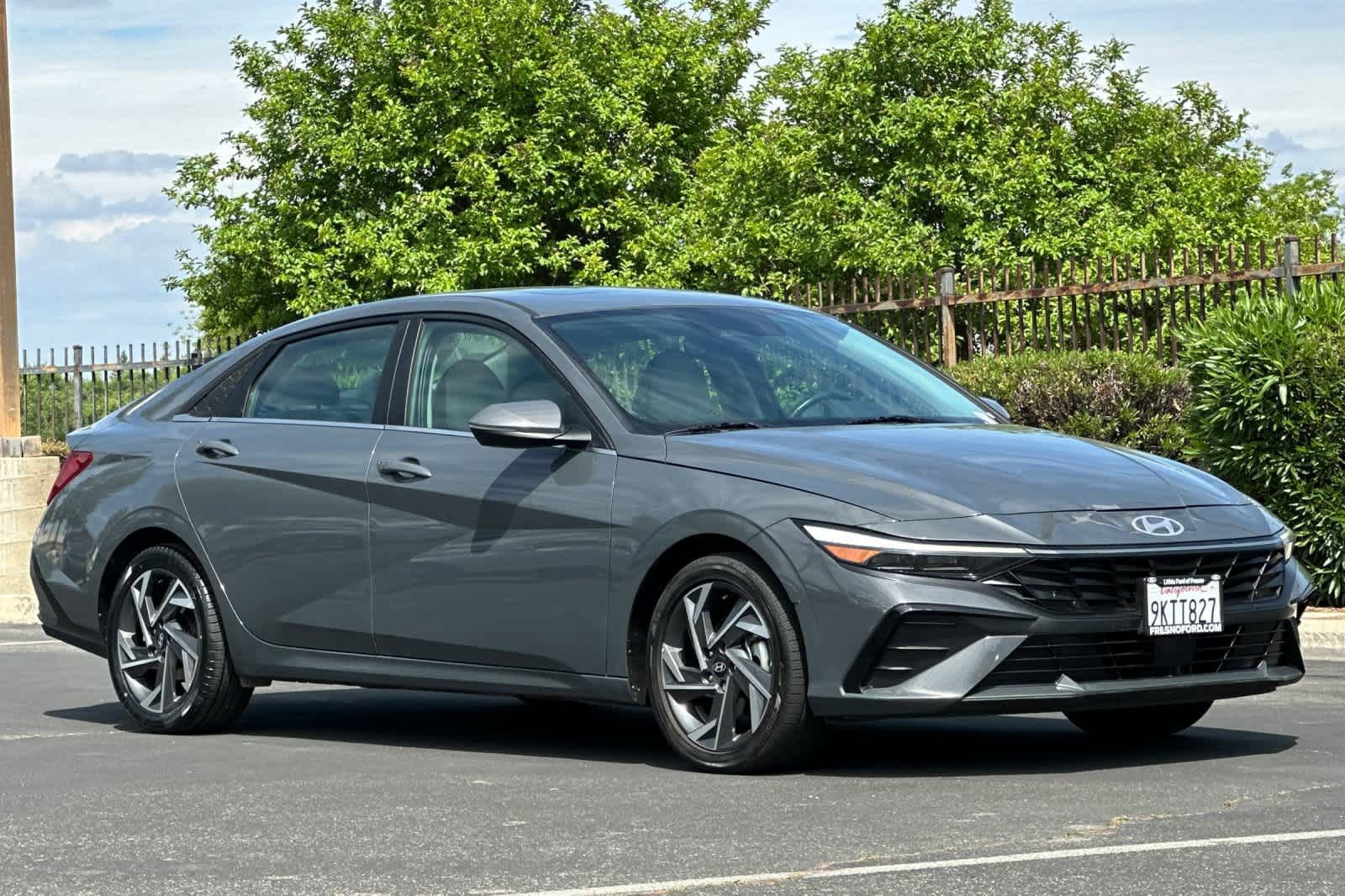 Used 2024 Hyundai Elantra Limited image 7