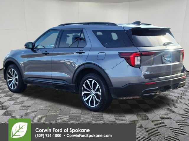 Certified 2025 Ford Explorer ST-Line image 3