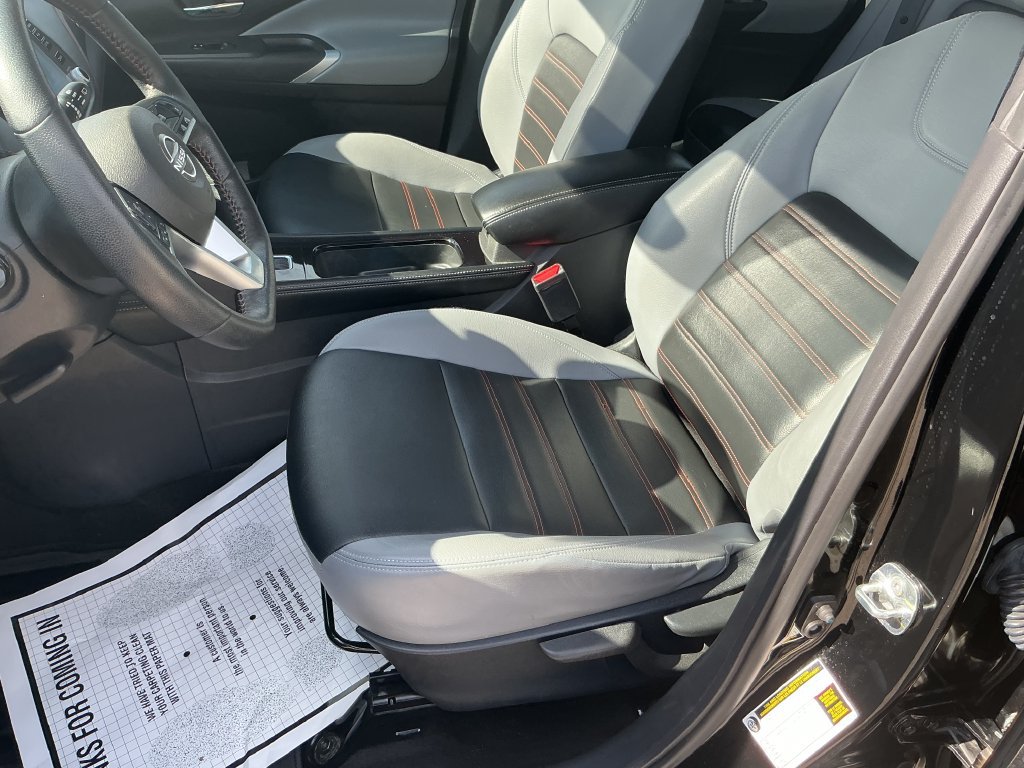 Used 2023 Nissan Kicks SR w/ SR Premium Package FWD image 15