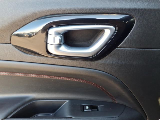 Used 2025 Jeep Compass Trailhawk w/ Trailhawk Elite Group image 9