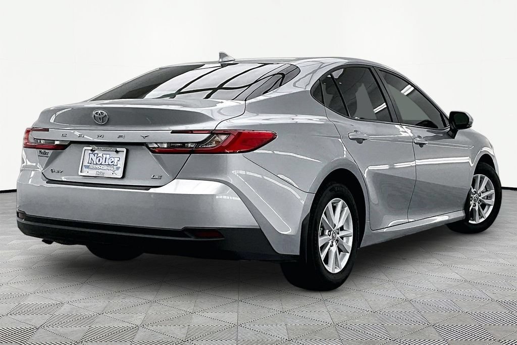 Used 2025 Toyota Camry LE w/ Convenience Package FWD image 2