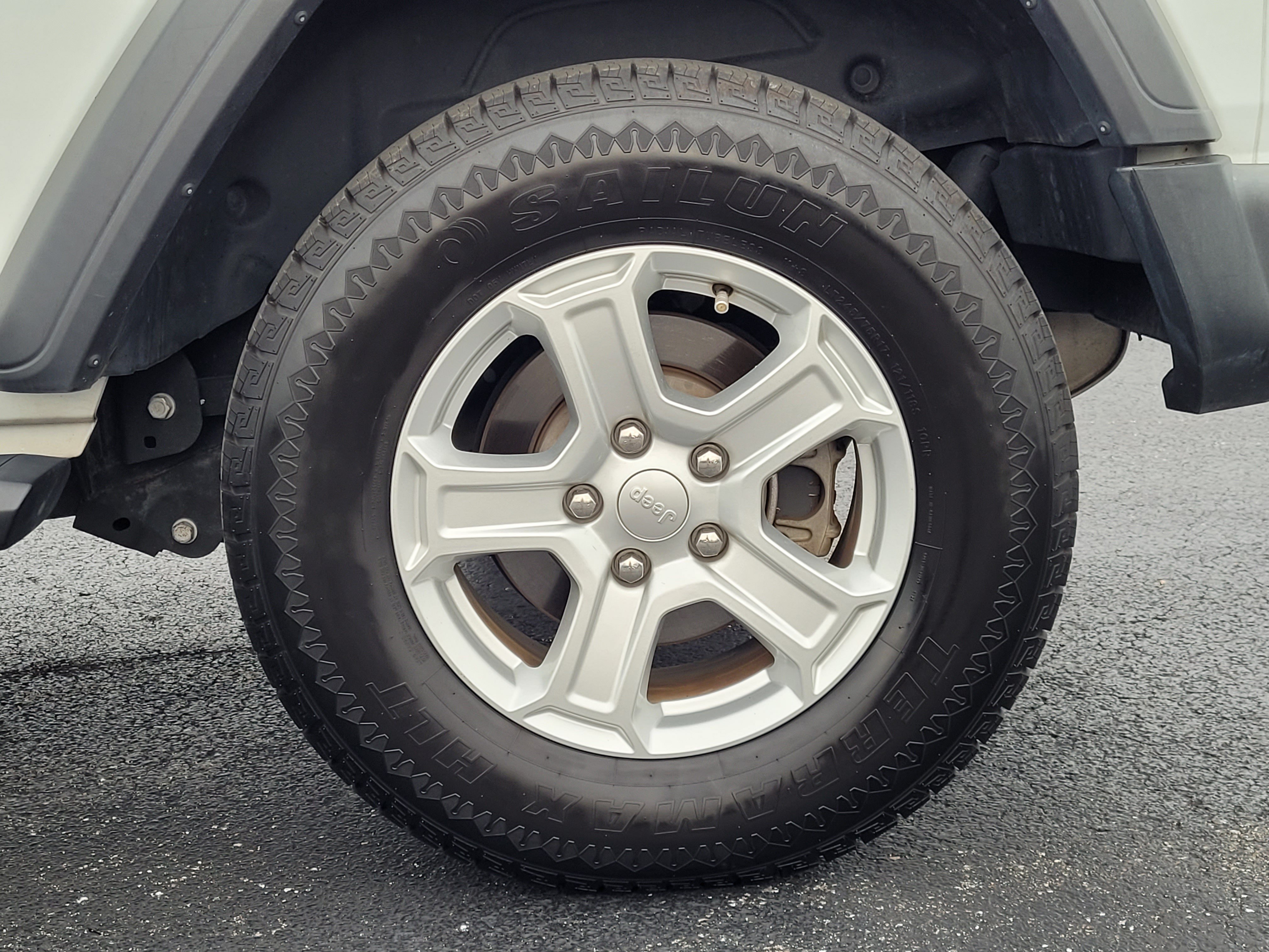 Used 2019 Jeep Wrangler Sport AWD/4WD image 11
