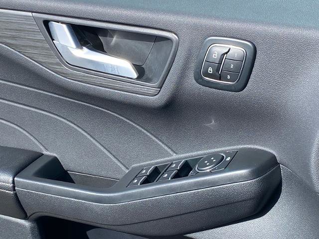 Certified 2025 Ford Escape Platinum w/ Premium Technology Package image 20