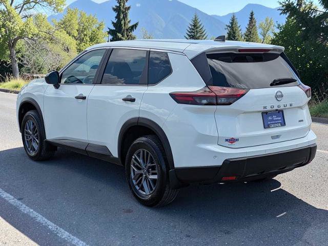 Used 2025 Nissan Rogue S AWD/4WD image 4