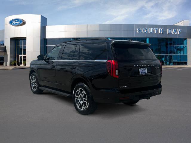 Certified 2025 Ford Expedition Active RWD image 3