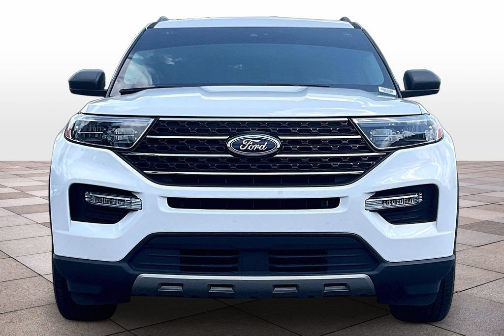 Certified 2024 Ford Explorer XLT w/ Equipment Group 202A RWD image 3