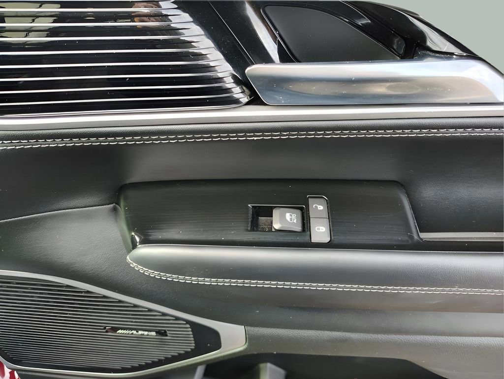 Used 2022 Jeep Wagoneer Series III w/ Flexible Seating Group image 33