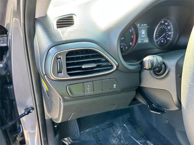 Used 2018 Hyundai Elantra GT FWD image 11
