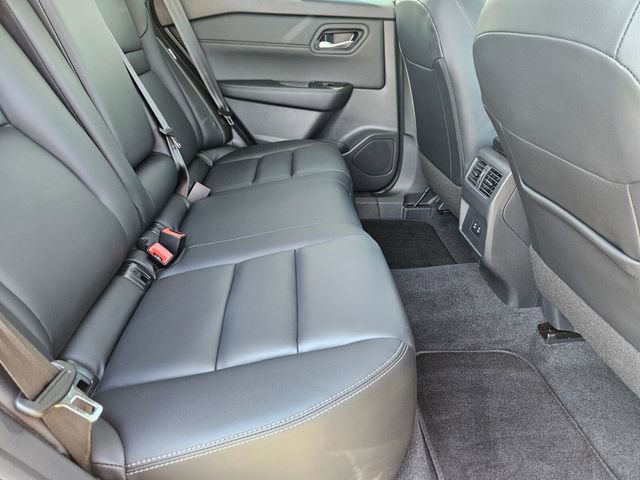 Used 2026 Nissan Rogue SL FWD image 18