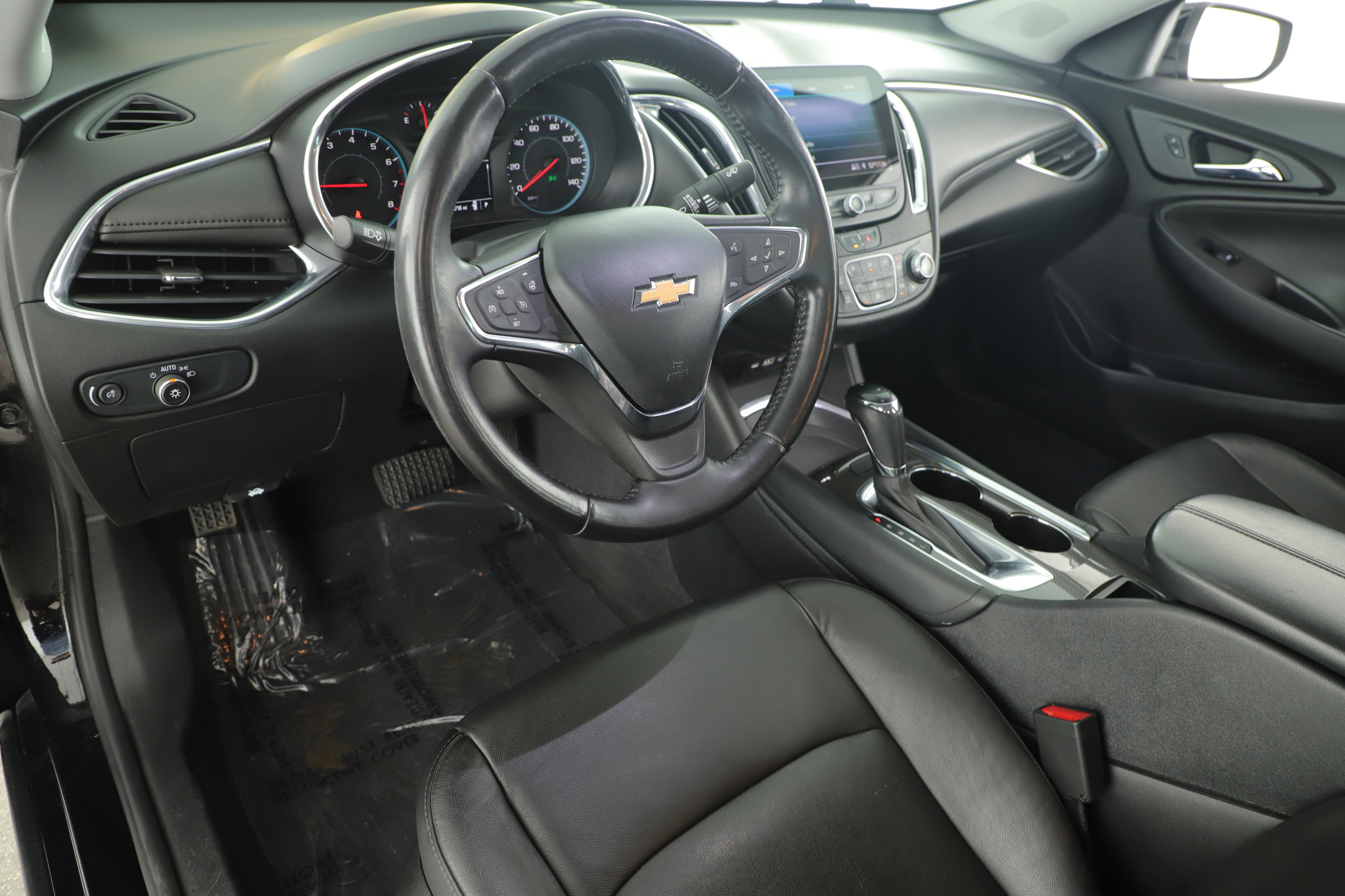 Used 2020 Chevrolet Malibu LT w/ Leather Package image 12