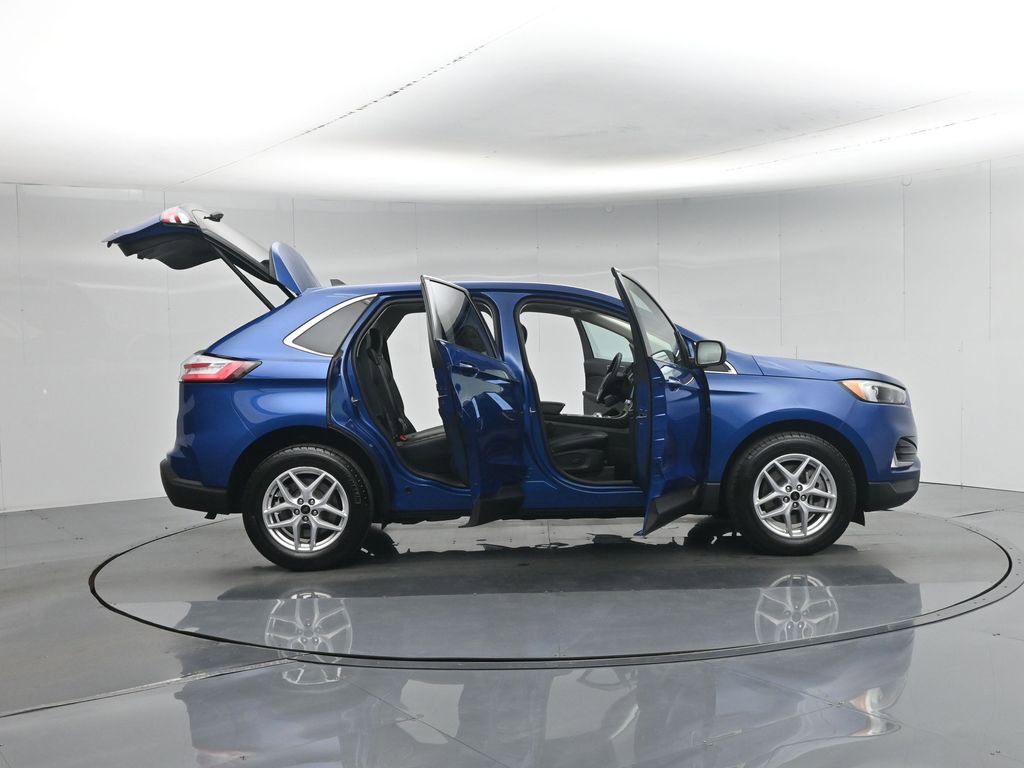Certified 2024 Ford Edge SEL w/ Convenience Package AWD/4WD image 5