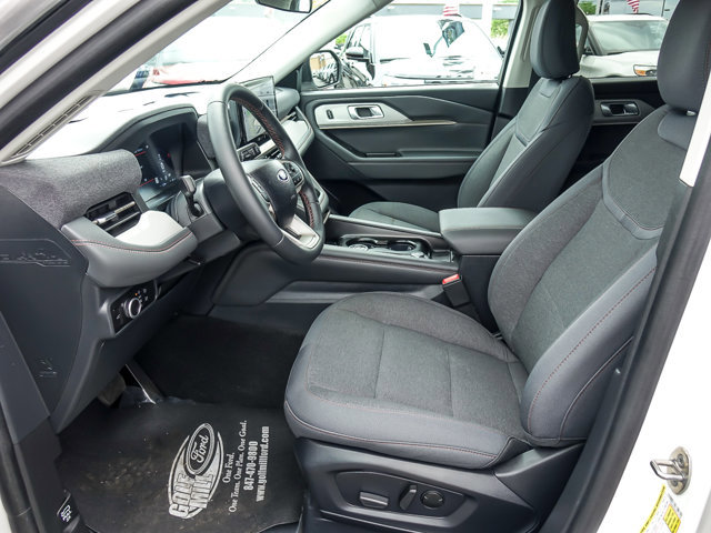 Certified 2025 Ford Explorer Active AWD/4WD image 10