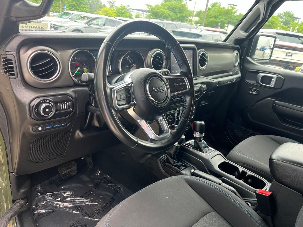 Used 2022 Jeep Wrangler Unlimited Rubicon 4xe AWD/4WD image 25