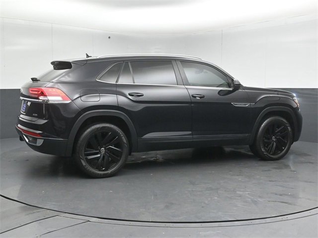 Used 2022 Volkswagen Atlas Cross Sport SE w/ Black Wheel Package image 13
