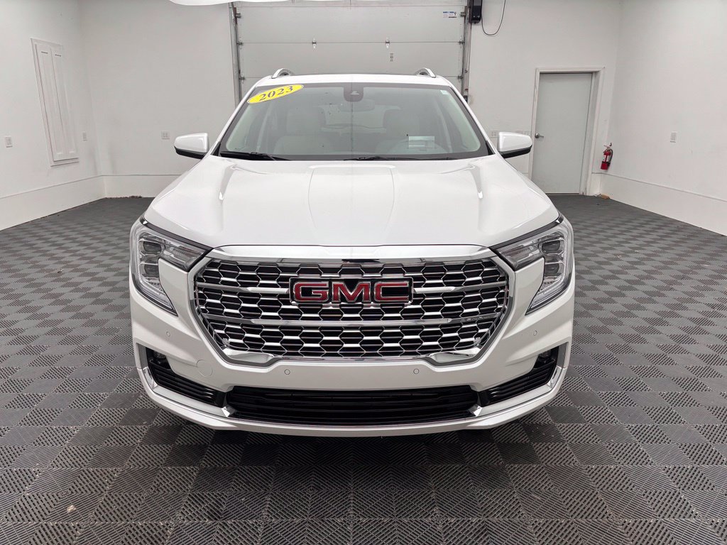 Used 2023 GMC Terrain Denali w/ LPO, Floor Liner Package AWD/4WD image 16