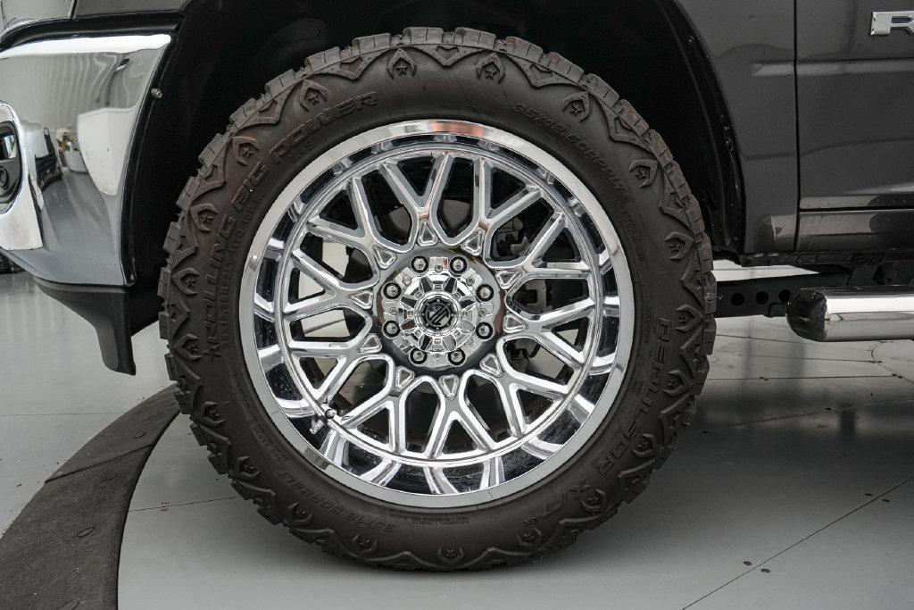 Used 2025 RAM 2500 Laramie AWD/4WD image 11