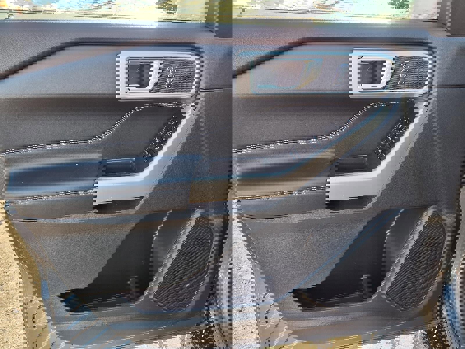 Certified 2022 Ford Explorer XLT w/ Equipment Group 202A image 13