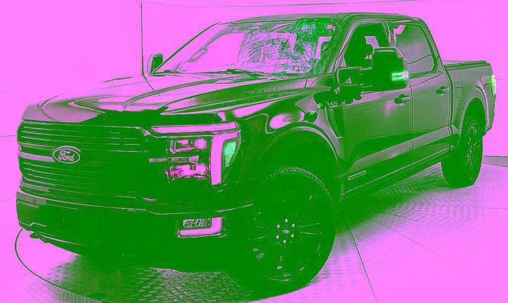 Certified 2025 Ford F150 Platinum w/ Equipment Group 702A High AWD/4WD image 6