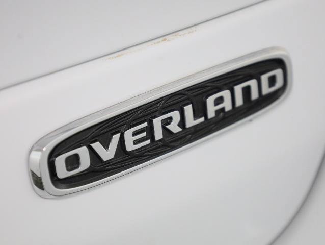 Used 2022 Jeep Grand Cherokee Overland w/ Luxury Tech Group IV AWD/4WD image 34
