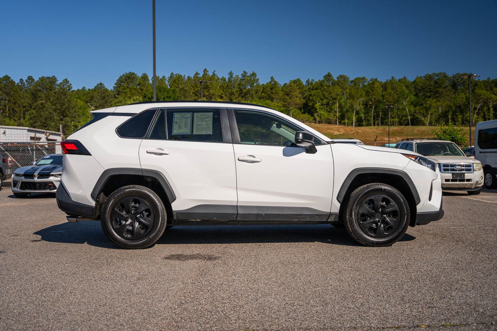 Used 2020 Toyota RAV4 LE FWD image 8
