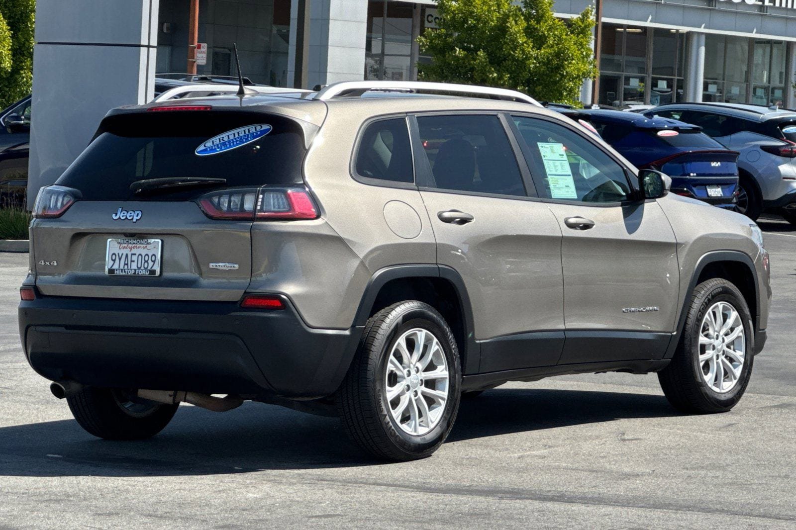 Used 2020 Jeep Cherokee Latitude AWD/4WD image 5