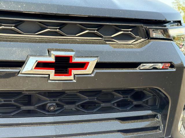 Used 2025 Chevrolet Colorado ZR2 w/ Technology Package AWD/4WD image 12