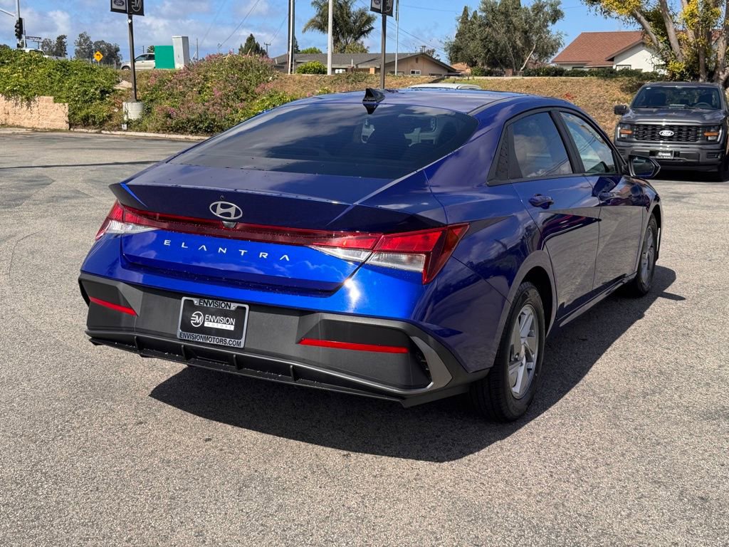 Used 2024 Hyundai Elantra SE FWD image 12