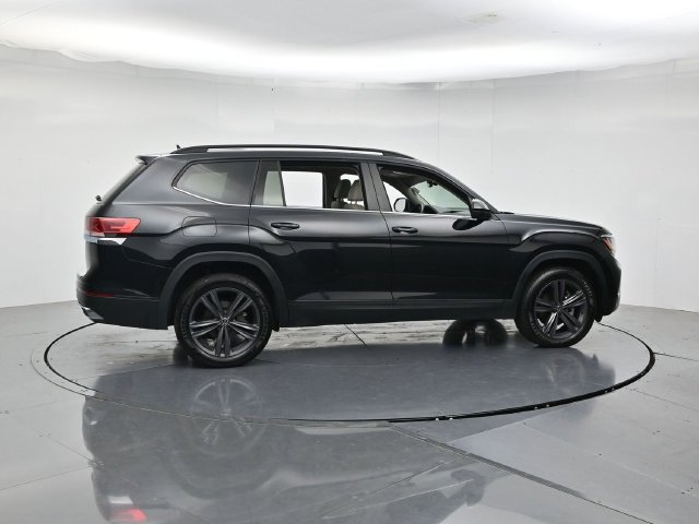 Used 2023 Volkswagen Atlas SE w/ Panoramic Sunroof Package FWD image 2