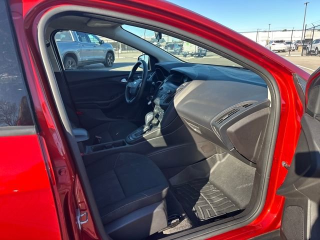Certified 2018 Ford Focus SE image 9