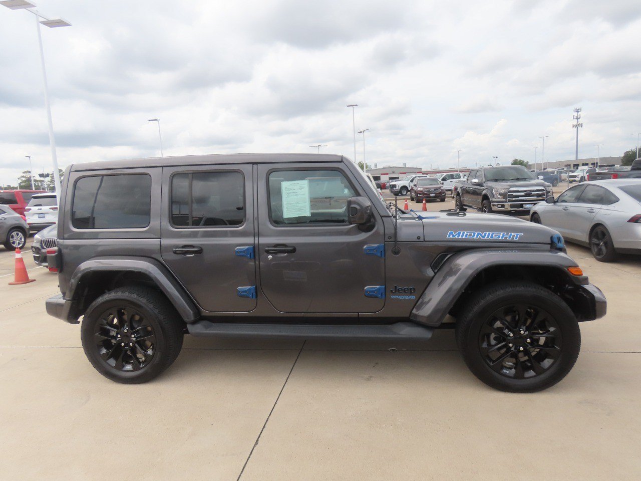 Used 2021 Jeep Wrangler Unlimited Sahara AWD/4WD image 10