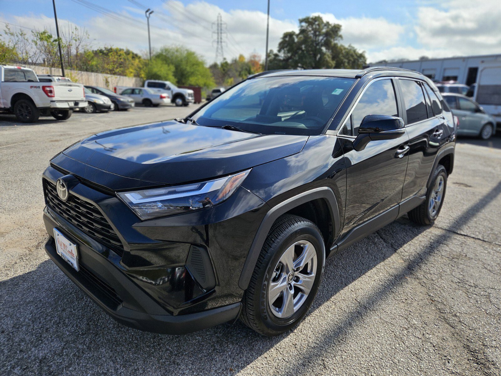 Used 2025 Toyota RAV4 XLE image 8