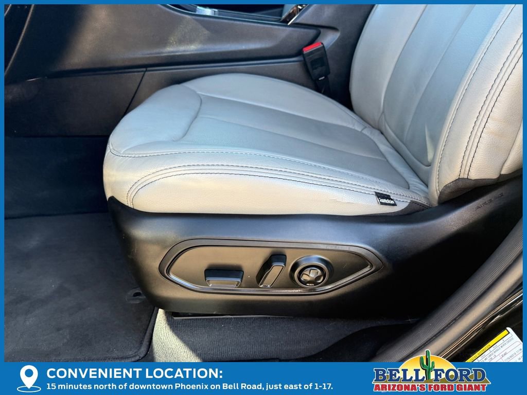 Used 2023 Jeep Grand Cherokee L Laredo image 21