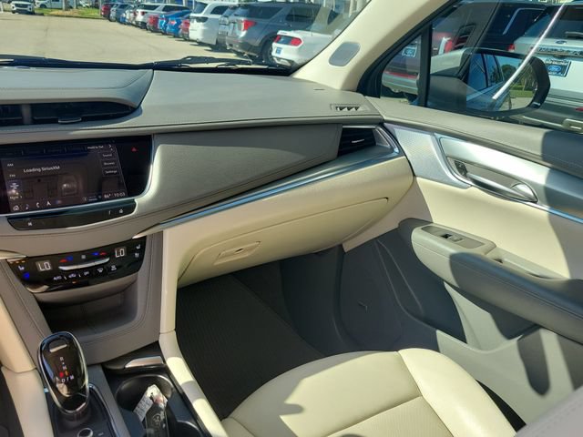 Used 2024 Cadillac XT5 Premium Luxury w/ Technology Package FWD image 23