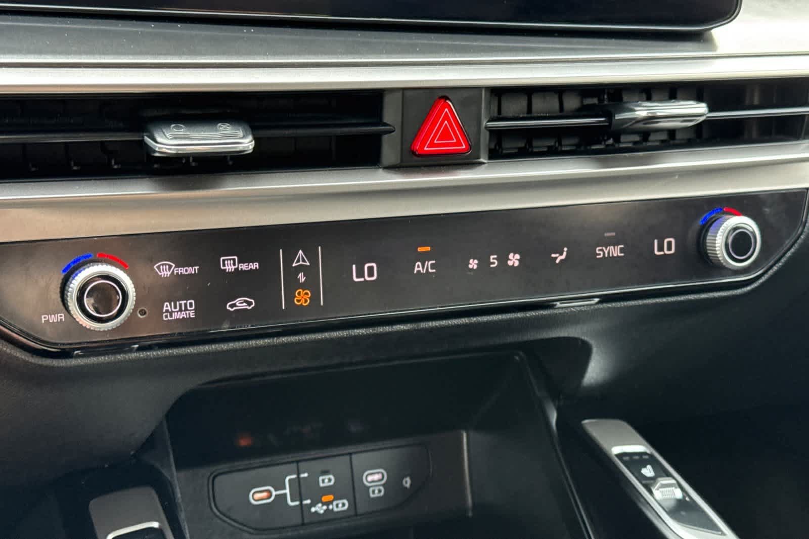 Used 2025 Kia Sorento EX AWD/4WD image 21