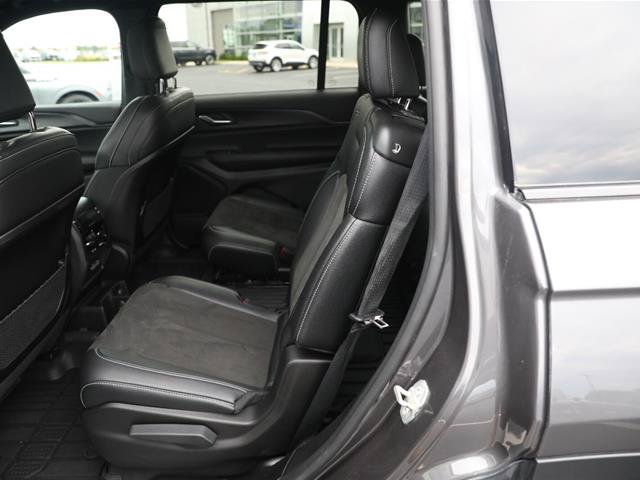 Used 2024 Jeep Grand Cherokee L Altitude AWD/4WD image 29