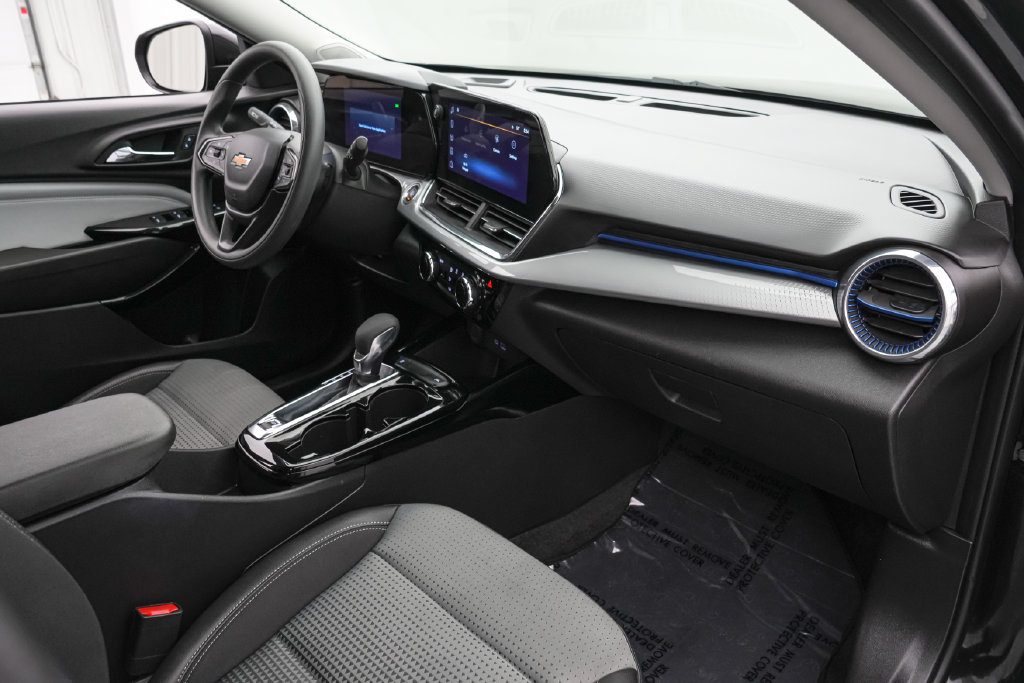 Used 2026 Chevrolet Trax LT FWD image 21