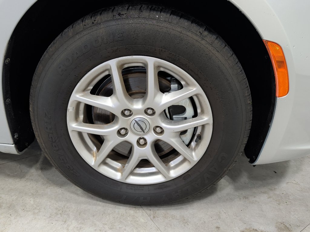 Used 2024 Chrysler Pacifica Touring-L FWD image 22