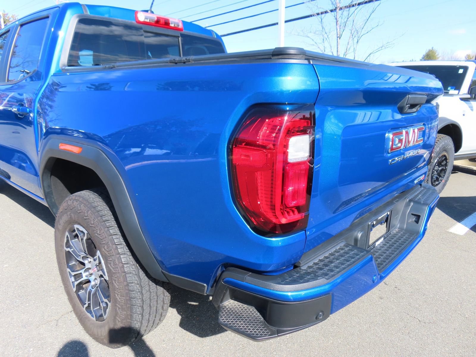 Used 2023 GMC Canyon AT4 w/ AT4 Premium Package image 5