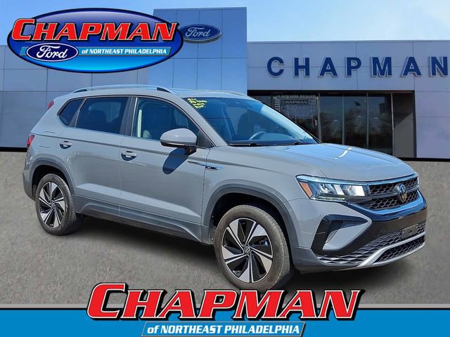 Used 2023 Volkswagen Taos SE w/ Panoramic Sunroof Package AWD/4WD image 1
