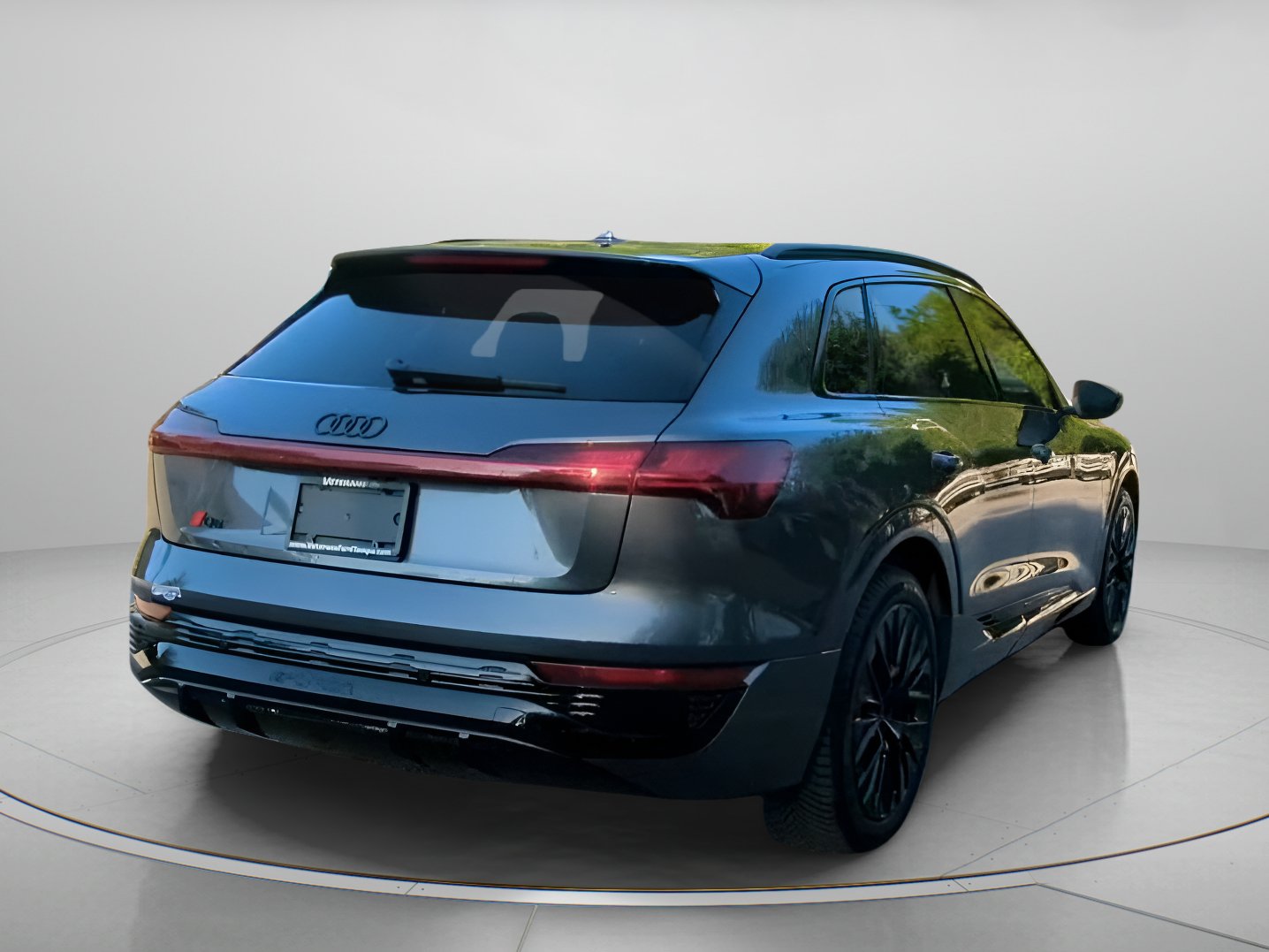 Used 2024 Audi Q8 e-tron Prestige AWD/4WD image 26