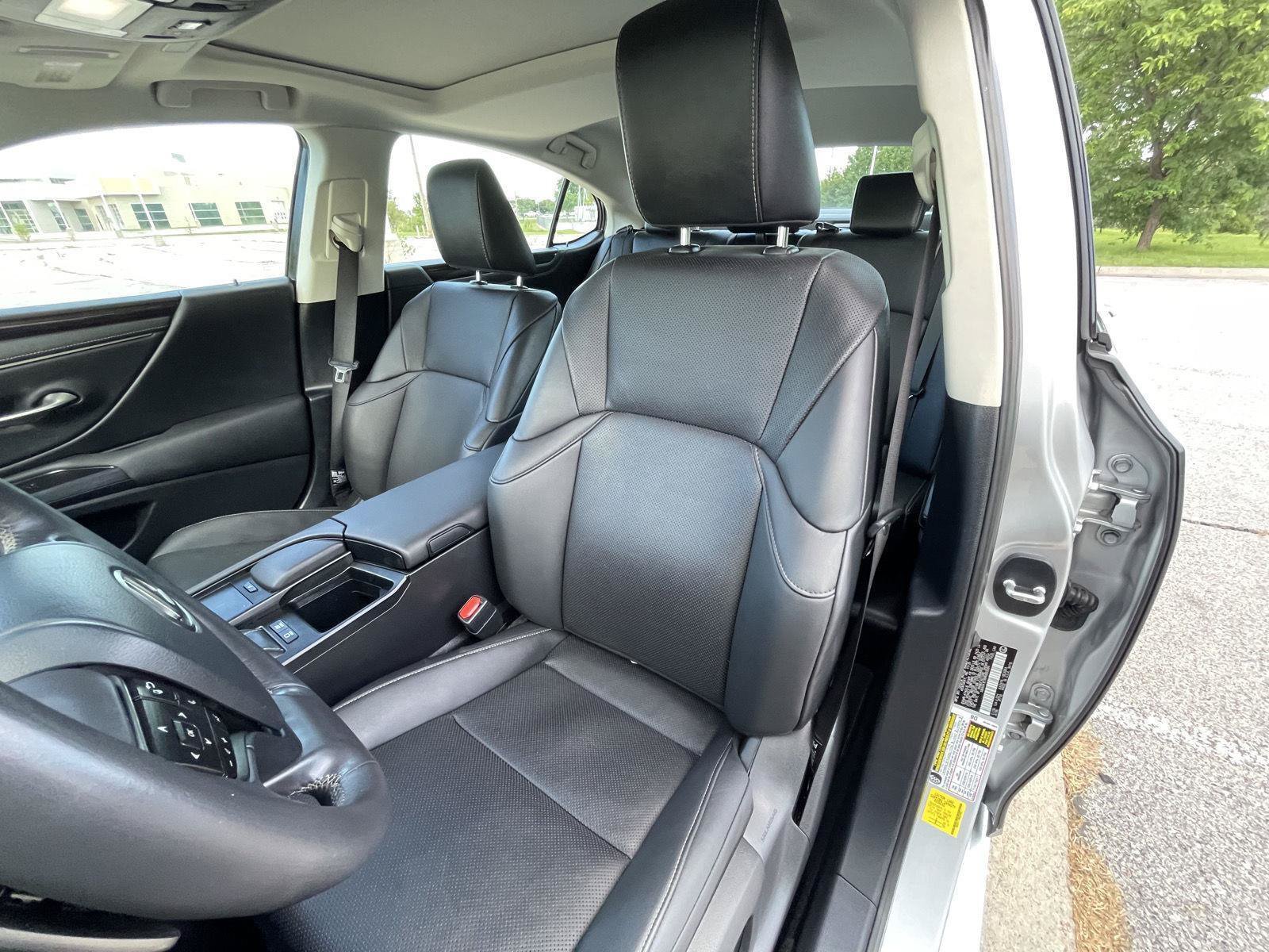 Used 2021 Lexus ES 300h w/ Premium Package FWD image 18