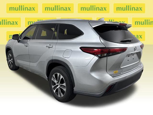 Used 2023 Toyota Highlander L image 3