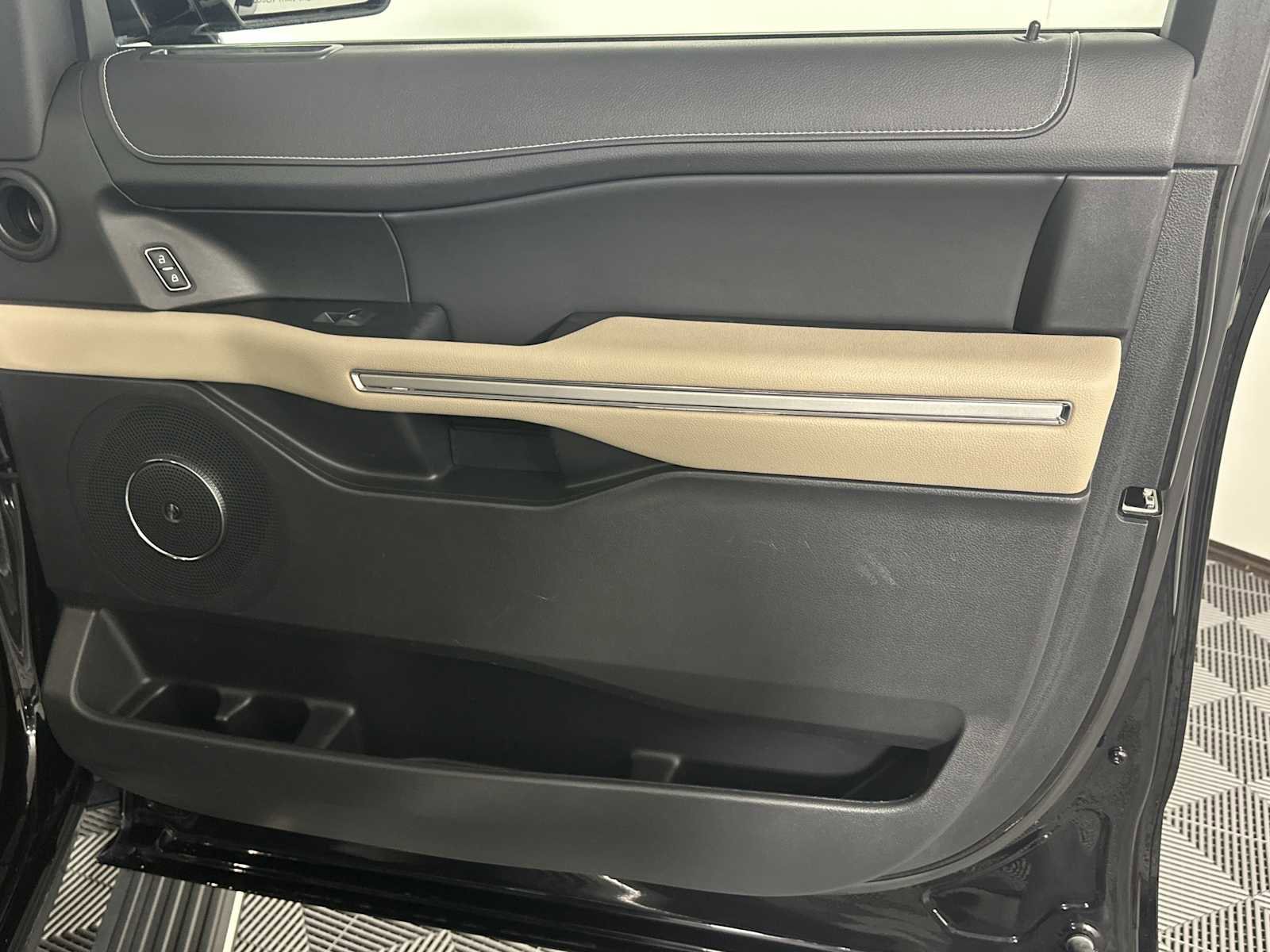 Certified 2023 Ford Expedition Max Limited image 15