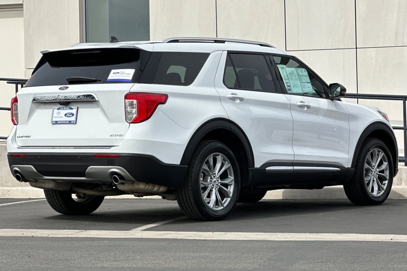 Certified 2023 Ford Explorer Limited w/ Equipment Group 301A AWD/4WD image 3