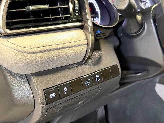 Used 2024 Toyota Camry XLE w/ Navigation Package FWD image 20